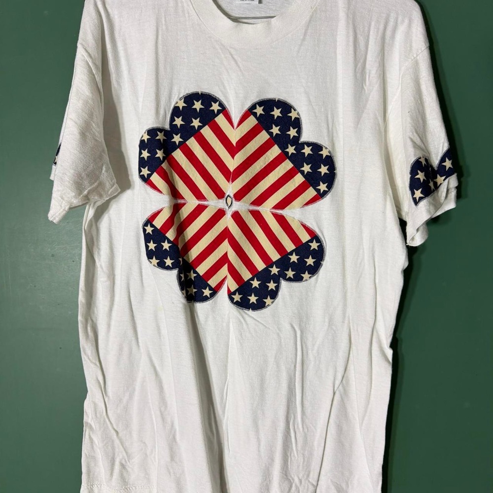 Bill Blass Collection Vintage White Cotton American Flag Heart Tee Large
